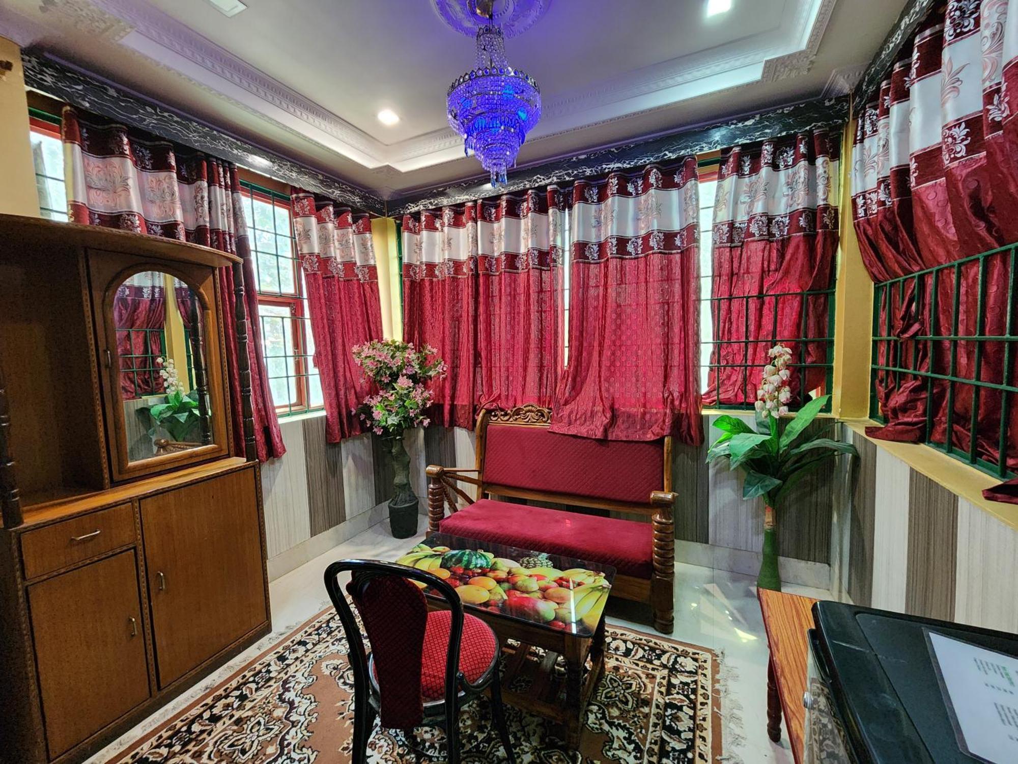 Hotel Shri Durga Baripada Экстерьер фото